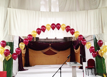 Latex balloon arch with latex bunches