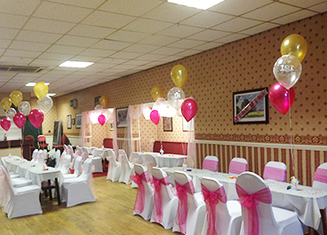 Venue dressing with latex balloon bunches