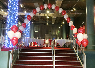 Venue dressing with balloon arch